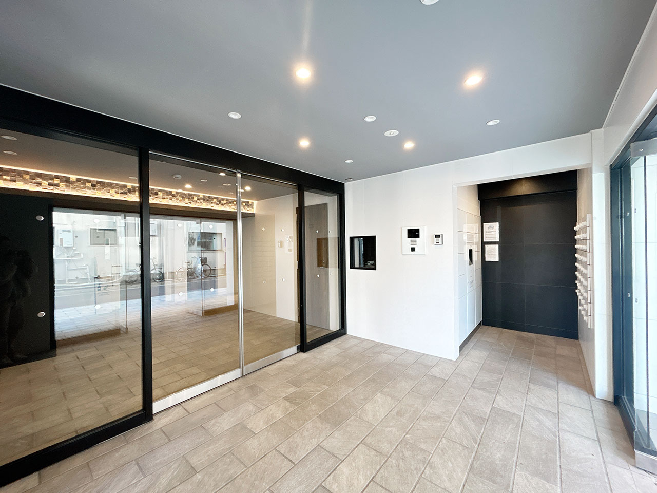 slider image https://biz.mynavi.jp/image/monthly/preview/building/114/common_area/common_area_2.jpg
