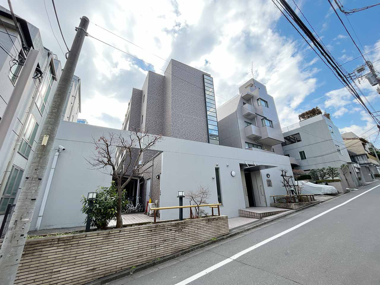 slider image https://biz.mynavi.jp/image/monthly/preview/building/631/exterior/exterior_1.jpg