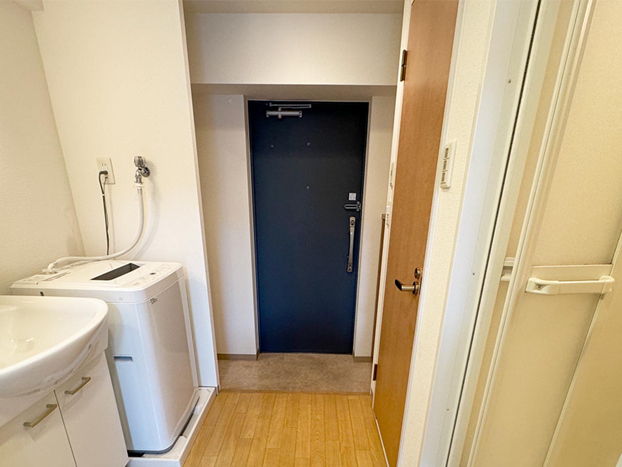 マイナビSTAY新梅田 805 玄関