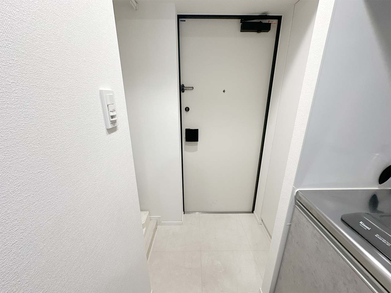 マイナビSTAY新綱島 410 玄関
