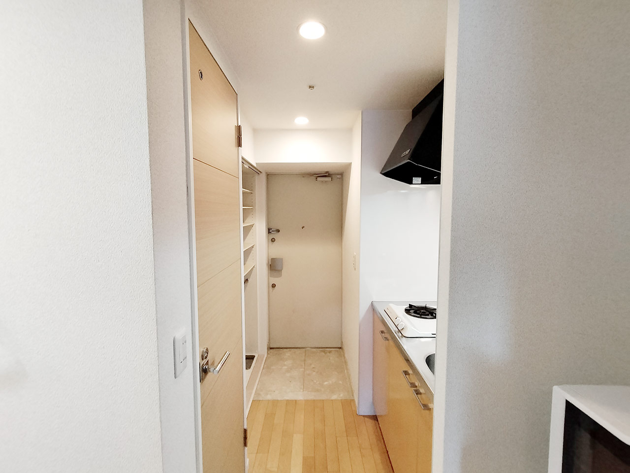 マイナビSTAY淀屋橋 1006 玄関