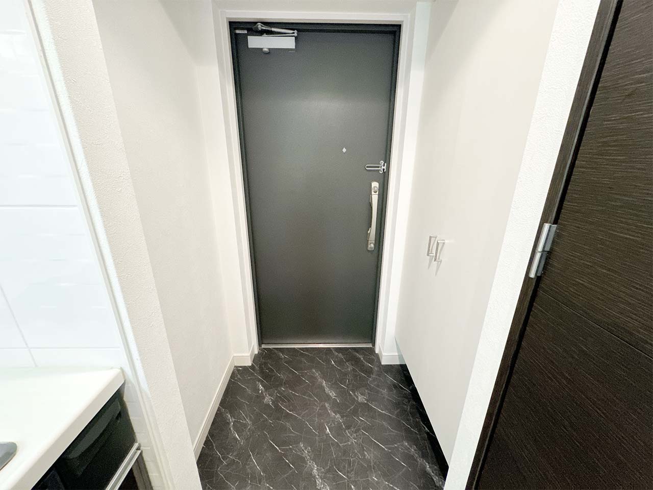 マイナビSTAY西本町 604 玄関