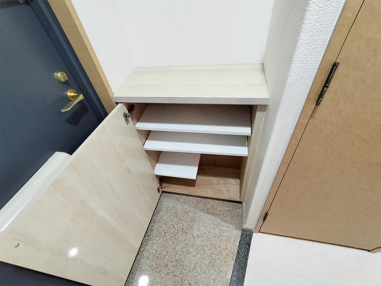 マイナビSTAYレジデア西本町 501 玄関