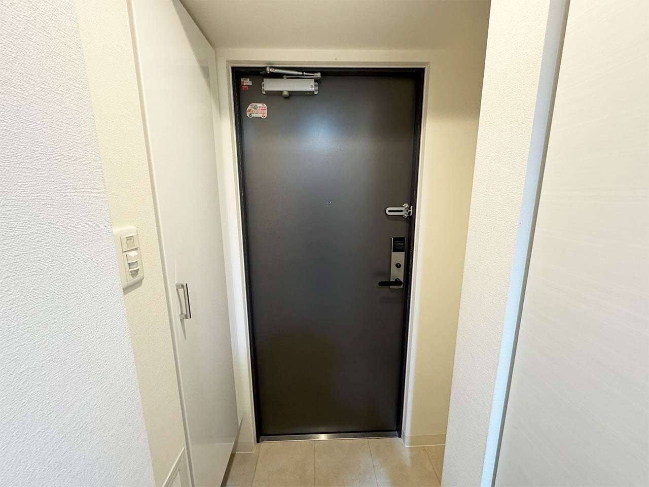 マイナビSTAY江坂WEST 807 玄関