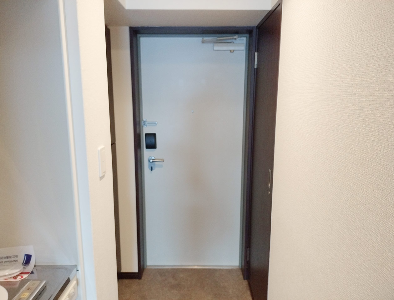 マイナビSTAY博多祇園アパートメント 1010 玄関