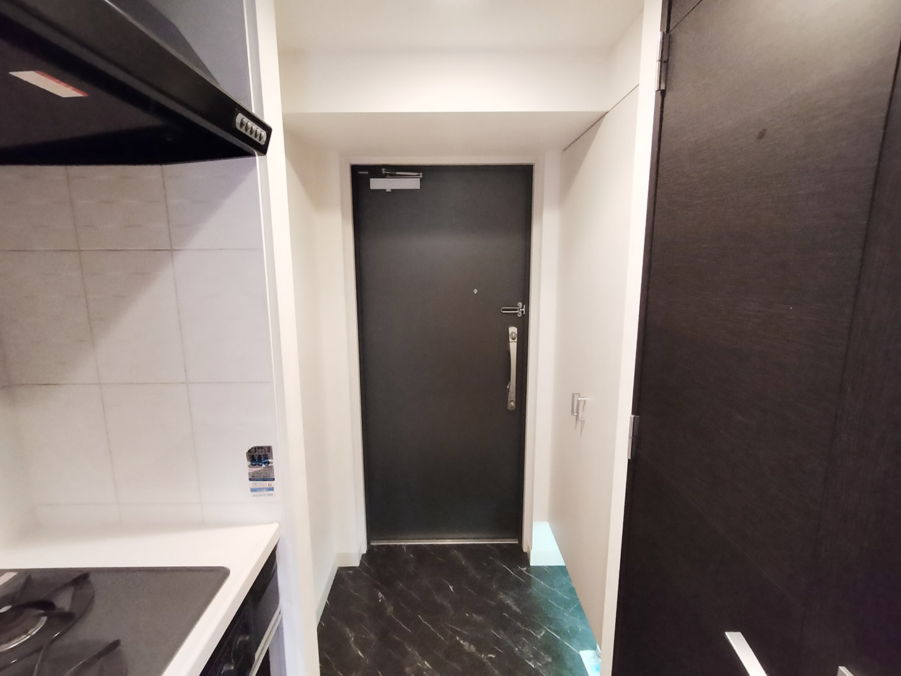 マイナビSTAY西本町 304 玄関