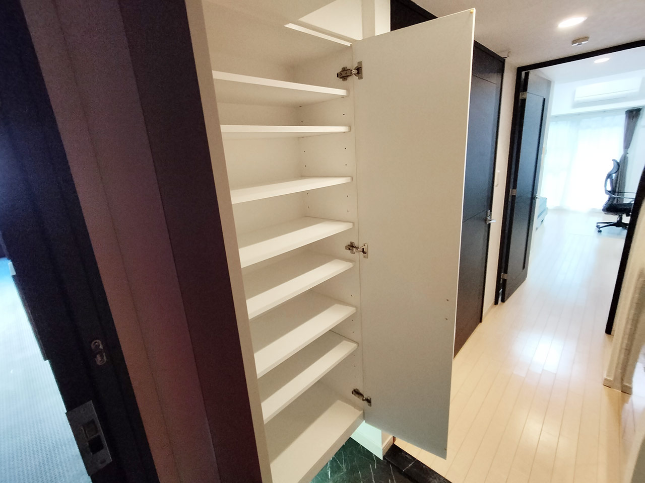 マイナビSTAY西本町 304 玄関