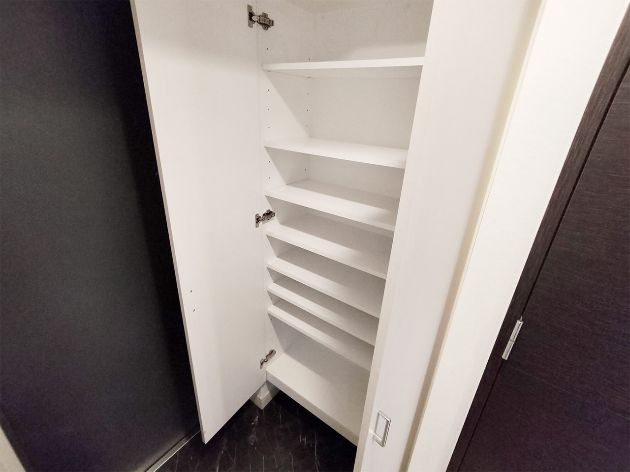 マイナビSTAY西本町 402 玄関