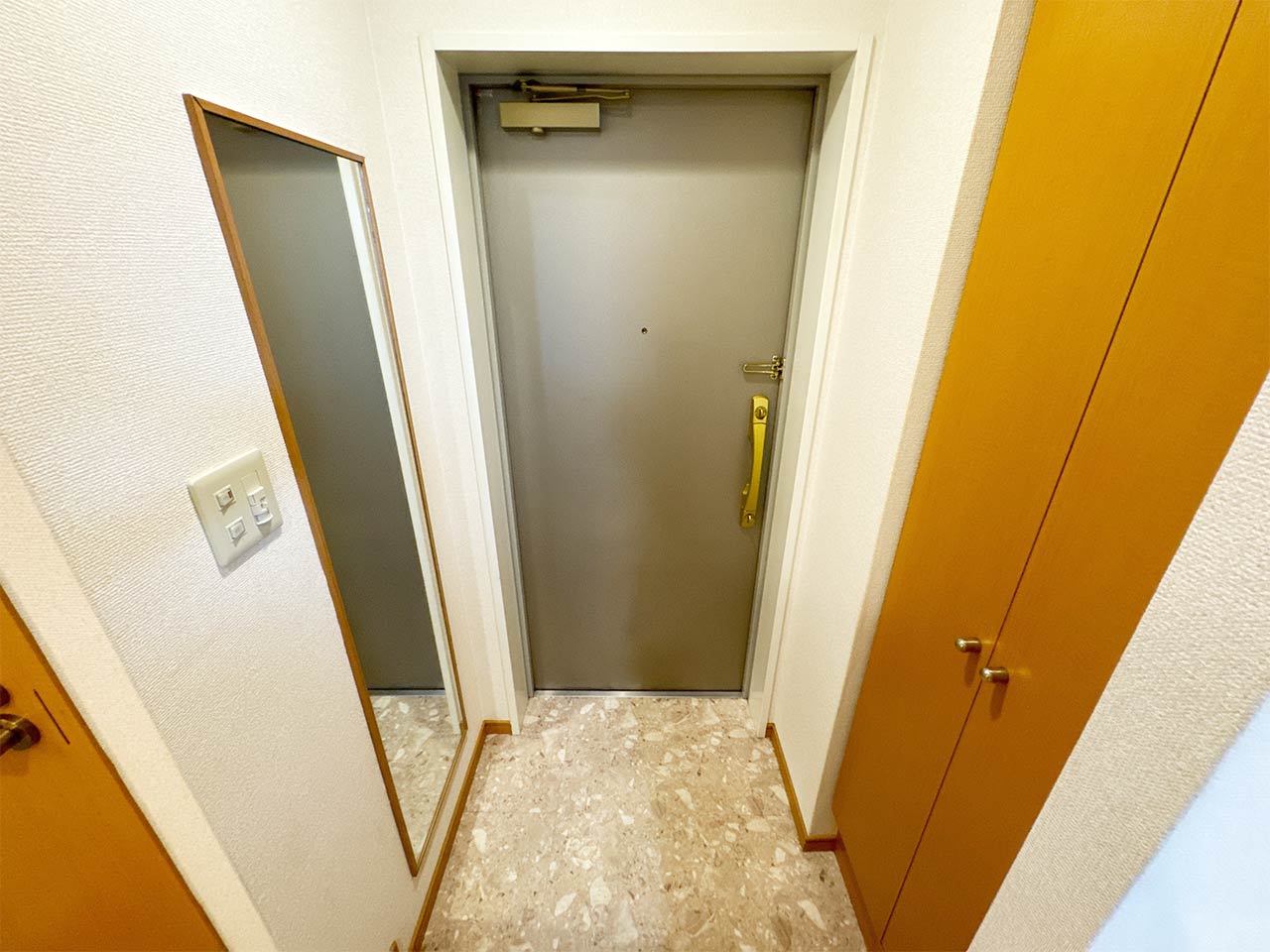 マイナビSTAYミライエ横浜ポートシティ 204 玄関