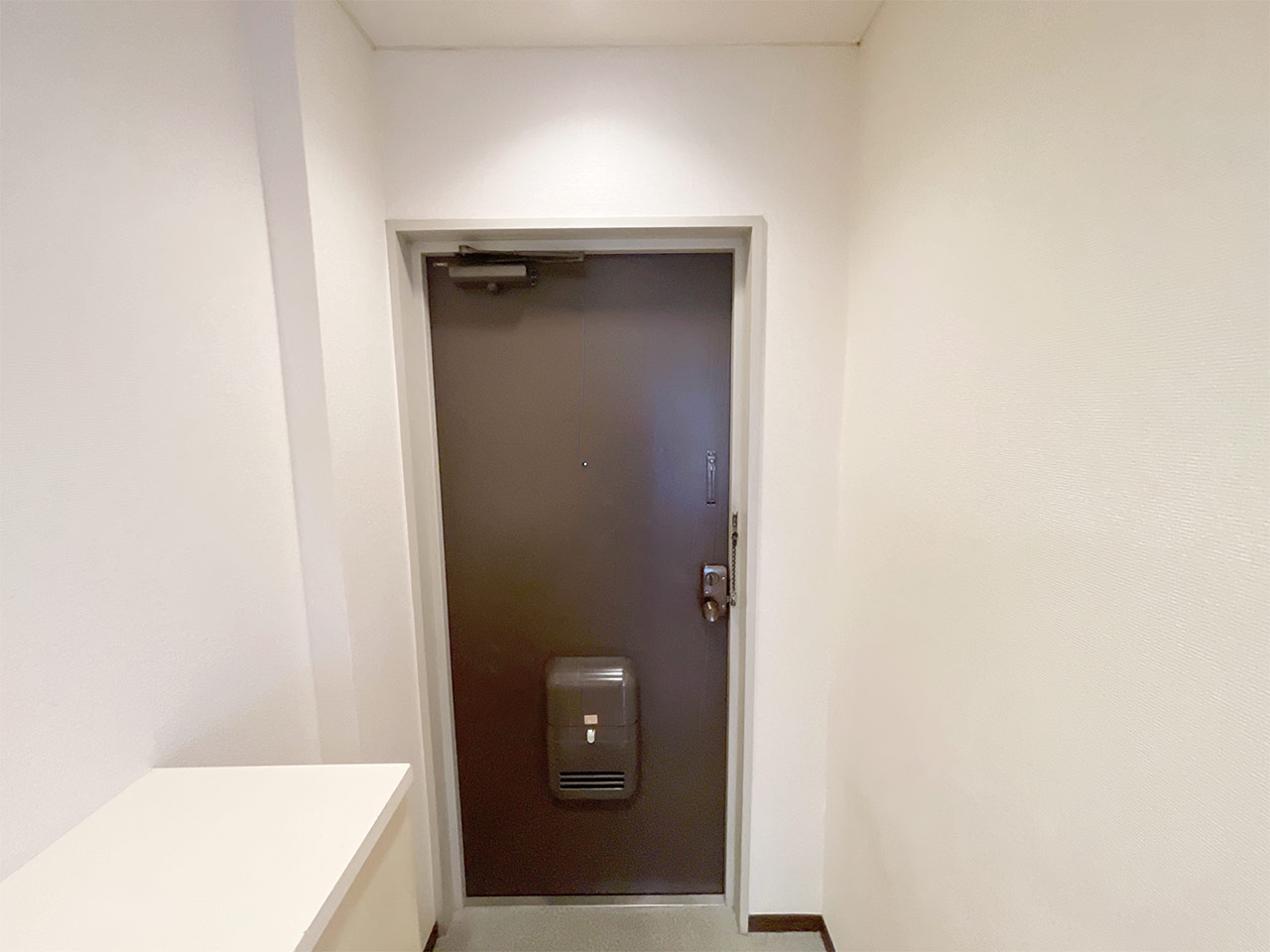 マイナビSTAYミライエ三鷹台A棟 301 玄関