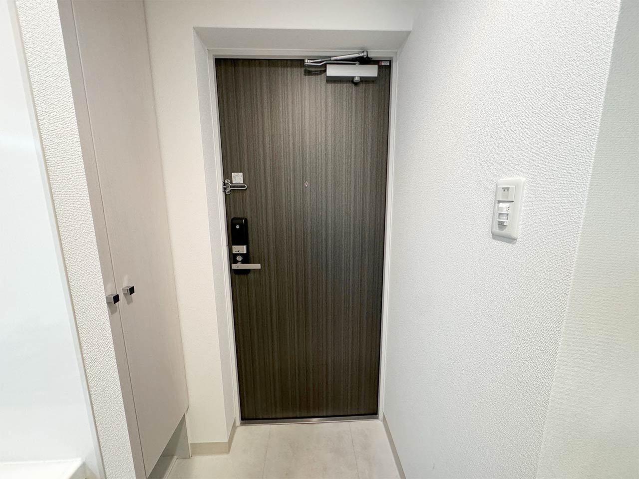マイナビSTAY難波ステーションゲートサウステラス 1104 玄関