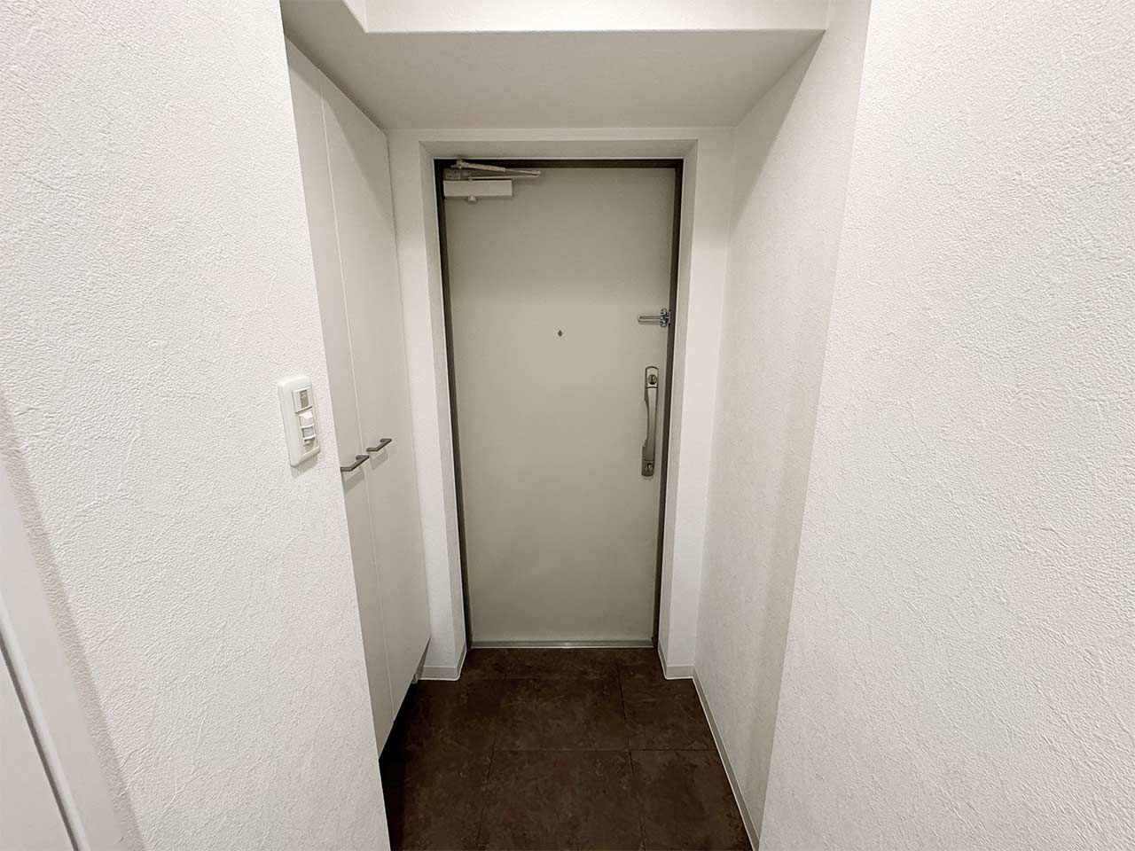 マイナビSTAY谷町 712 玄関