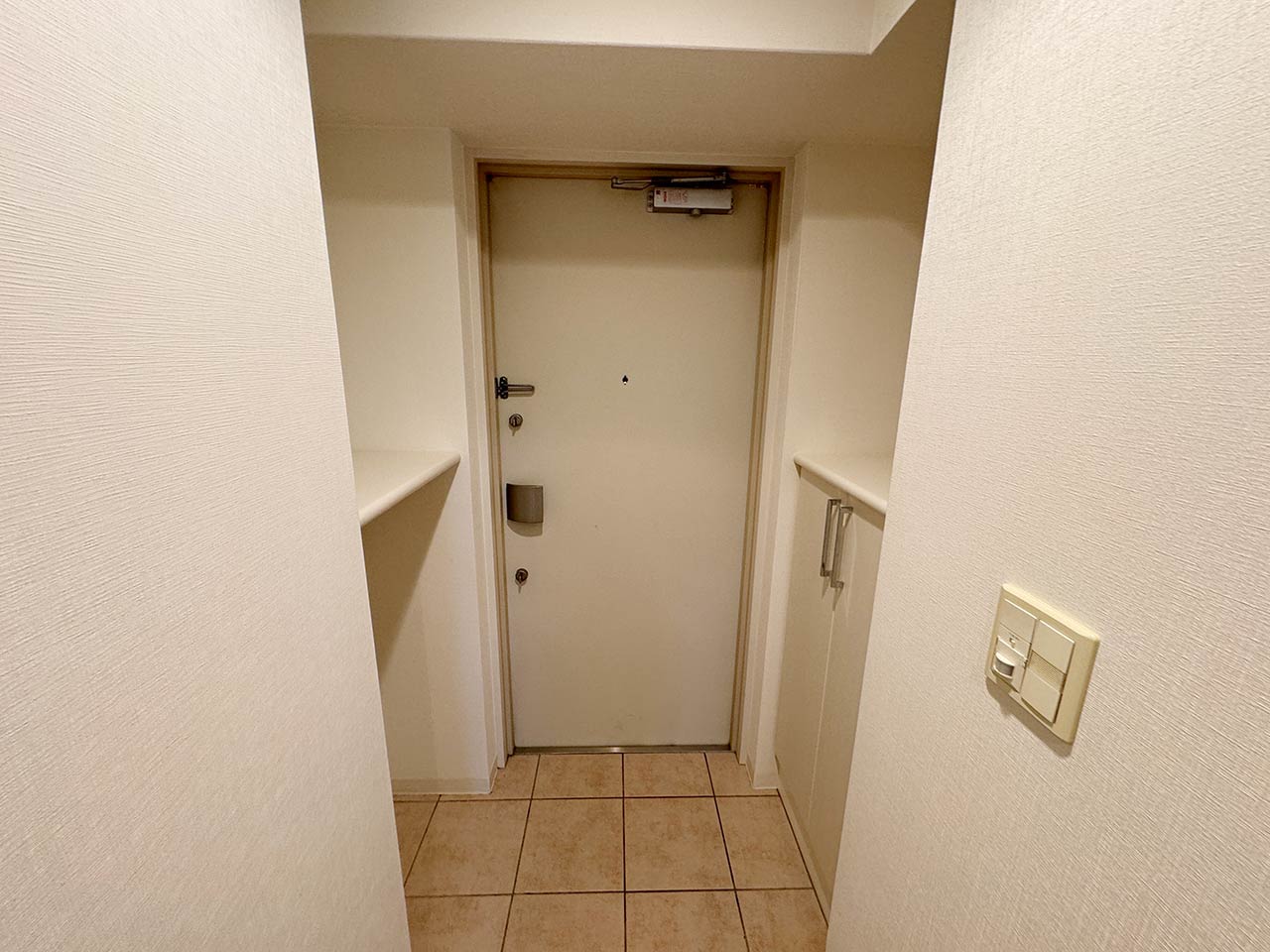 マイナビSTAYセレッソ新大阪WEST 423 玄関