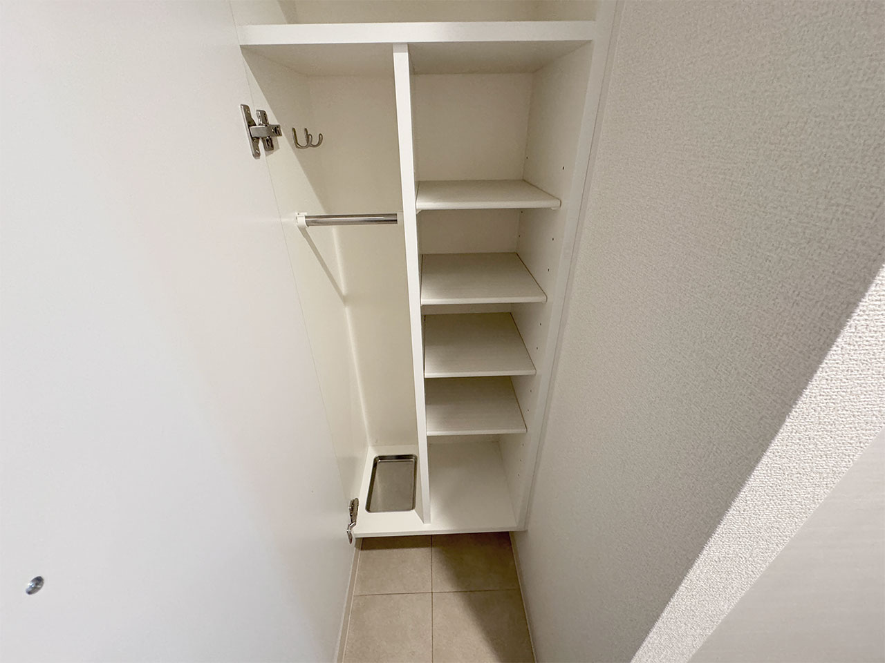 マイナビSTAY江坂WEST 502 玄関