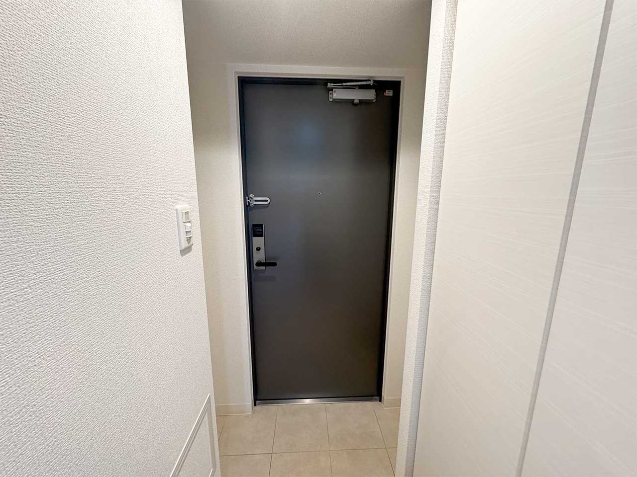 マイナビSTAY江坂WEST 502 玄関