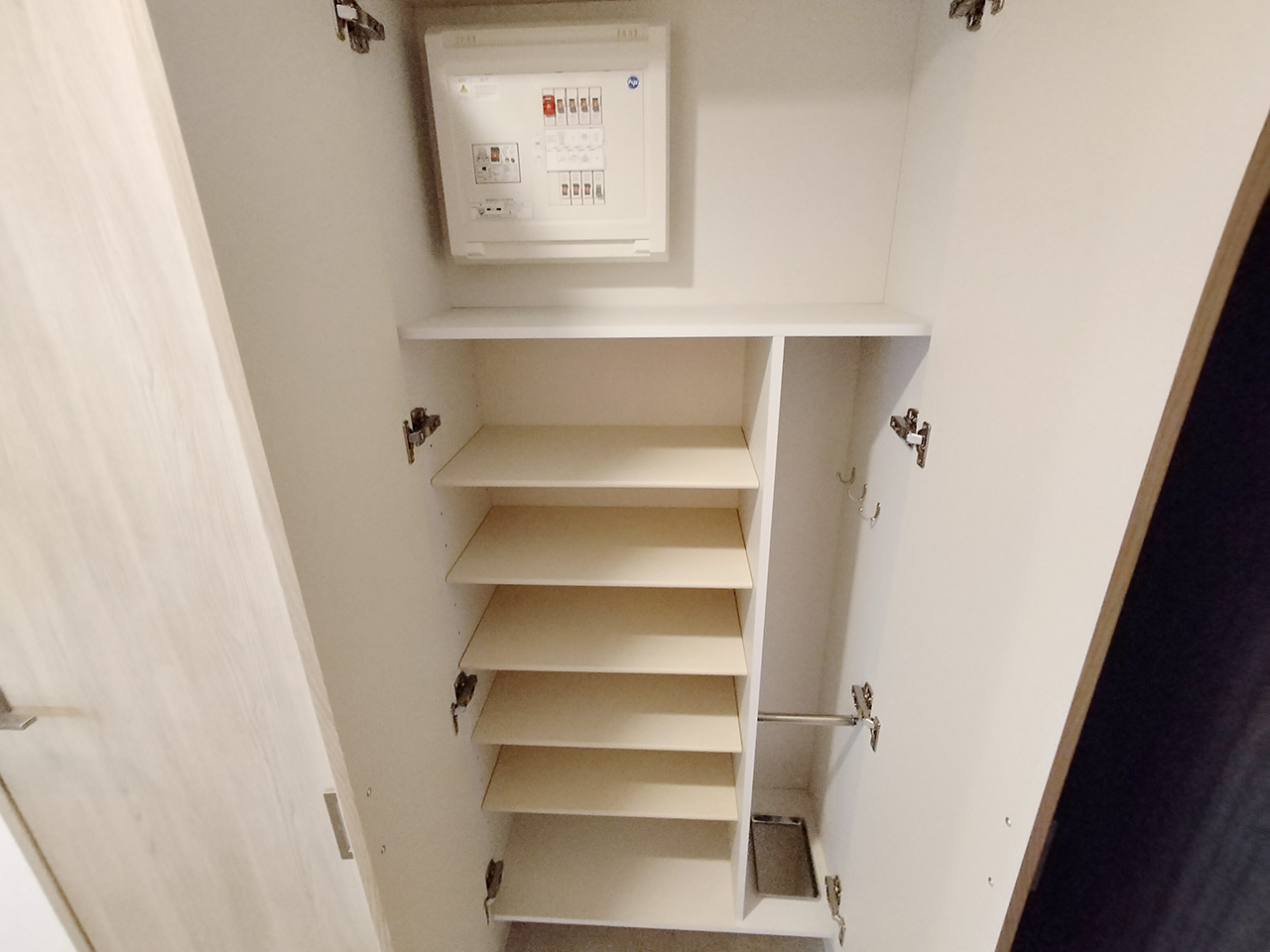 マイナビSTAY弁天町ルシェンテ 807 玄関