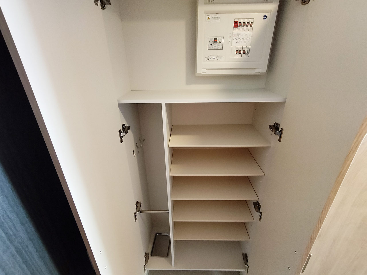 マイナビSTAY弁天町ルシェンテ 808 玄関