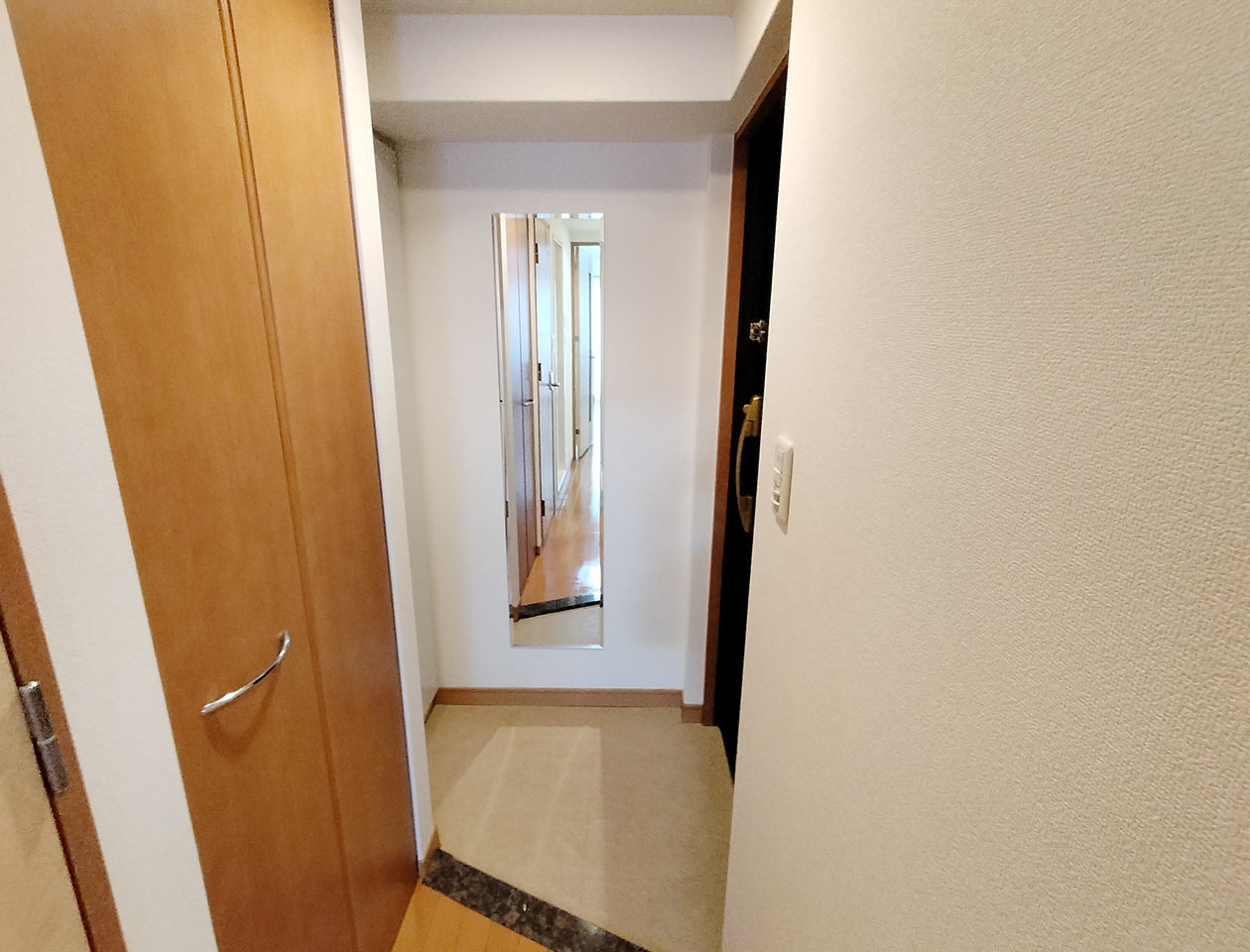 マイナビSTAY本町リアルシティ 505 玄関