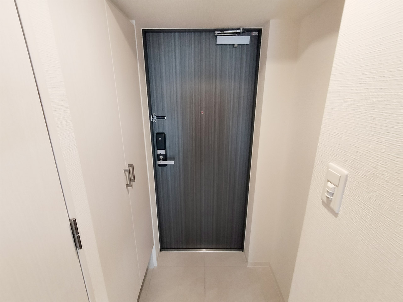 マイナビSTAYなんば 809 玄関